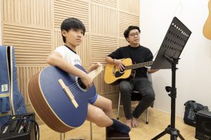 Trẻ Em Học Guitar Từ Mấy Tuổi Là Tốt Nhất? - Trường Âm Nhạc Việt Thương