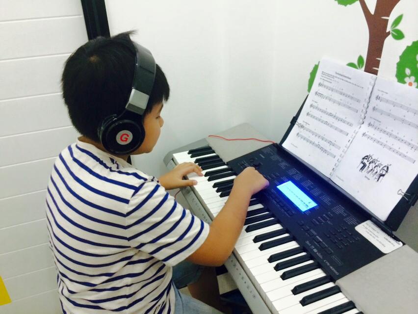 Dạy đàn organ tại TP.HCM - Trường Âm Nhạc Việt Thanh