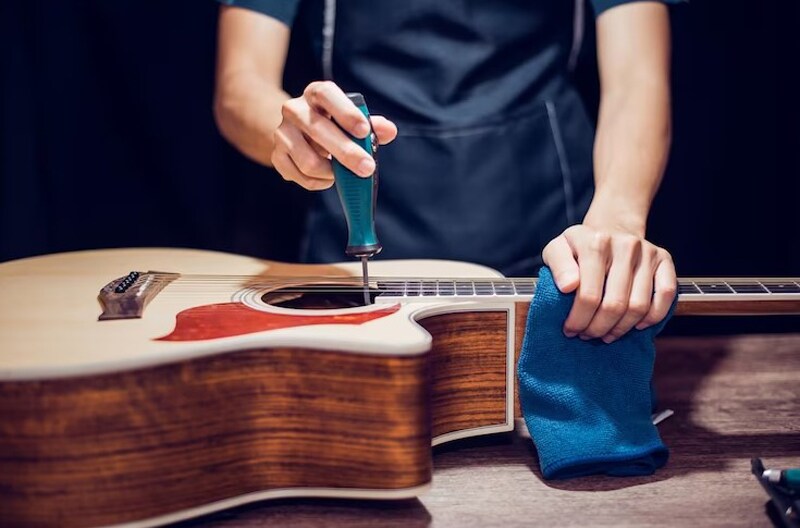 Bí Quyết Vệ Sinh và Bảo Quản Đàn Guitar Luôn Bền Đẹp 4 5 bước vệ sinh đàn guitar đúng cách và lưu ý khi thực hiện