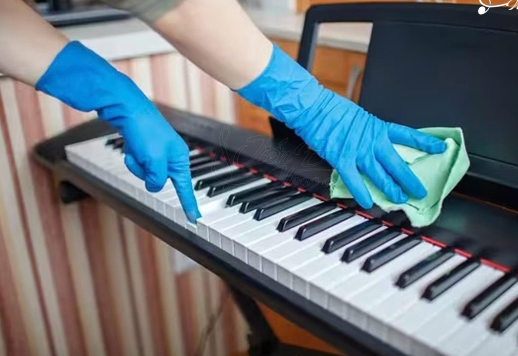 Hướng Dẫn Vệ Sinh và Bảo Quản Đàn Organ Đúng Cách 1 5 Lầm tưởng lớn gây hỏng đàn Piano điện nhanh nhất